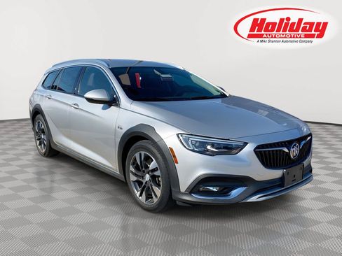 Used 2019 Buick Regal Preferred w/ Sights and Sounds Package AWD/4WD image 1