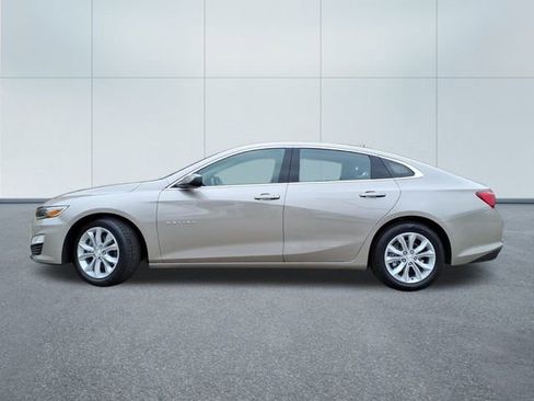 Used 2024 Chevrolet Malibu LT image 2