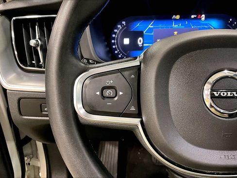Certified 2023 Volvo XC60 B5 Core w/ Climate Package AWD/4WD image 11
