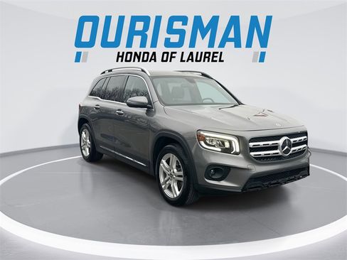 Used 2020 Mercedes-Benz GLB 250 4MATIC w/ Premium Package image 2