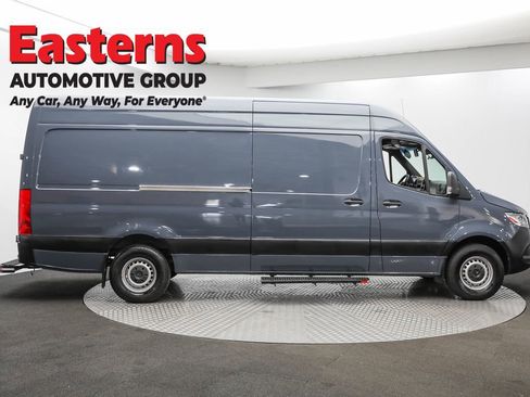 Used 2019 Mercedes-Benz Sprinter 170 image 4