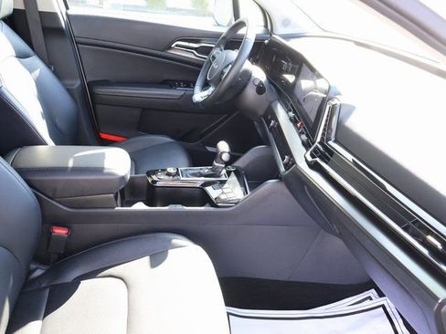 Used 2023 Kia Sportage EX image 12
