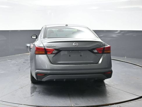 Used 2024 Nissan Altima 2.5 SV FWD image 12