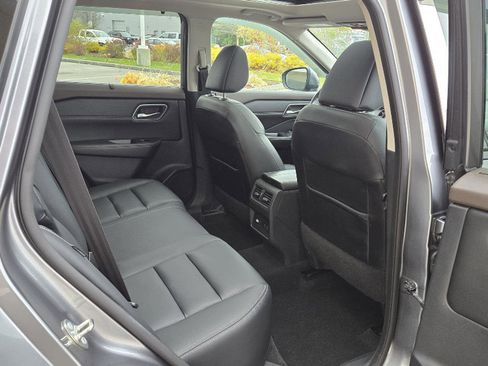 Used 2021 Nissan Rogue SL w/ Premium Package image 20