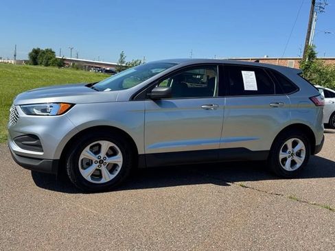 Used 2024 Ford Edge SE AWD/4WD image 3