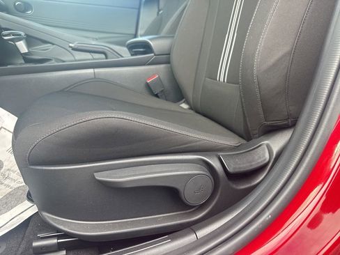 Certified 2025 Hyundai Elantra Sport image 16