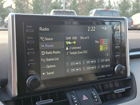 Used 2020 Toyota RAV4 Limited image 15