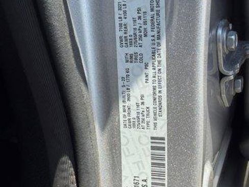 Used 2023 RAM 1500 Laramie AWD/4WD image 32
