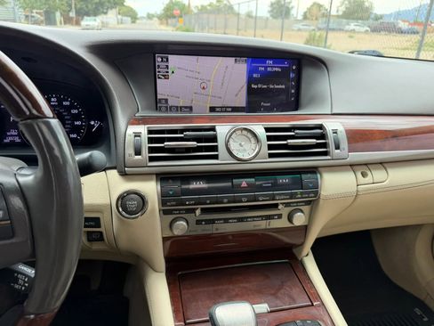 Used 2016 Lexus LS 460 RWD image 11