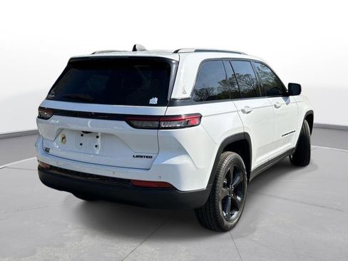 Used 2025 Jeep Grand Cherokee Limited w/ Black Appearance Package image 6