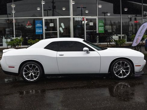 Used 2022 Dodge Challenger GT image 9