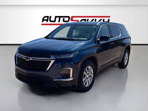 Used 2023 Chevrolet Traverse LS AWD/4WD image 3