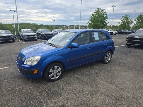 Used 2009 Kia Rio5 w/ PWR Pkg FWD image 2