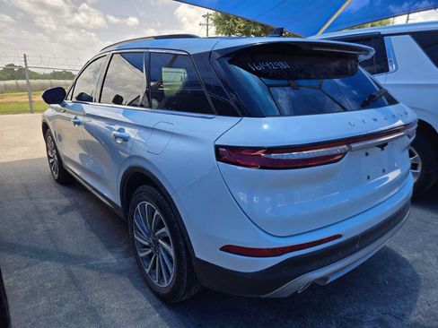 Used 2025 Lincoln Corsair Reserve AWD/4WD image 3