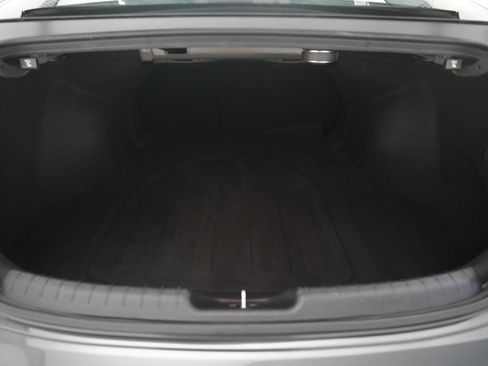 Used 2024 Hyundai Elantra Limited FWD image 10