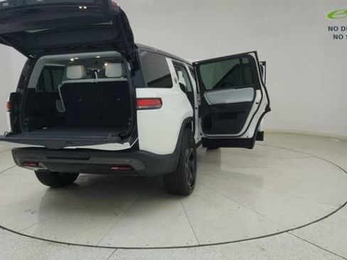Used 2025 Rivian R1S Premium AWD/4WD image 79