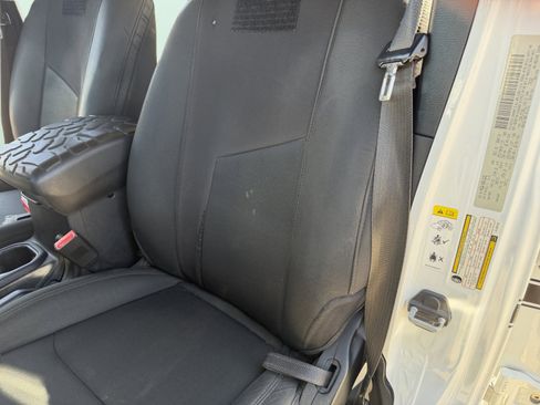 Used 2020 Jeep Gladiator Overland image 19