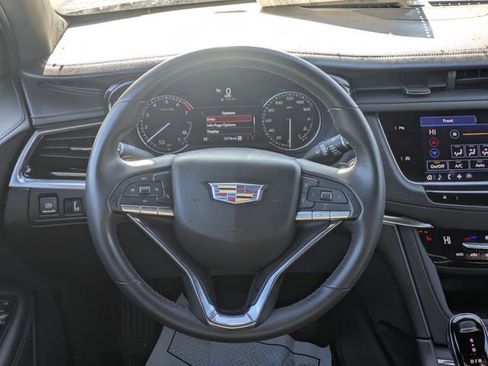 Used 2023 Cadillac XT6 Luxury image 15