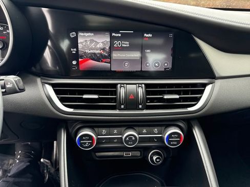 Used 2023 Alfa Romeo Giulia Veloce image 24