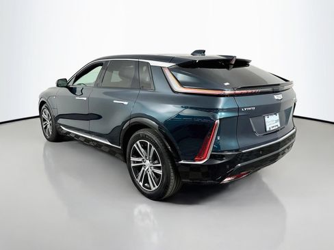Used 2024 Cadillac Lyriq Luxury AWD/4WD image 5