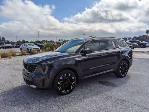 Certified 2025 Kia Sorento EX image 5