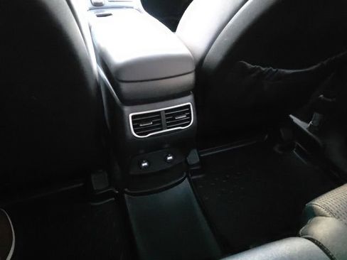 Used 2023 Hyundai Santa Fe SEL image 17