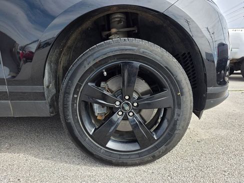 Used 2018 Land Rover Range Rover Velar S image 28