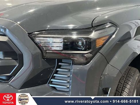 Certified 2024 Toyota Tacoma SR5 AWD/4WD image 9