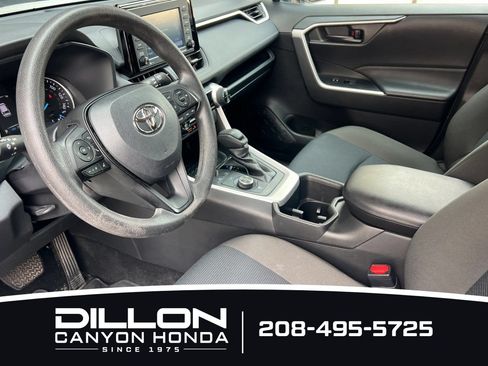 Used 2022 Toyota RAV4 LE AWD/4WD image 4