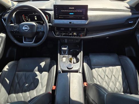 Used 2026 Nissan Rogue Platinum w/ Platinum Premium Package AWD/4WD image 17