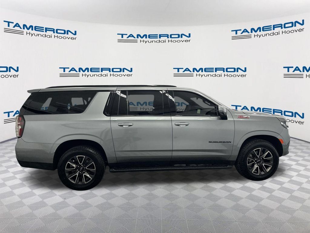 Used 2023 Chevrolet Suburban Z71 w/ Luxury Package AWD/4WD image 6