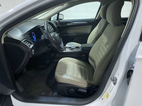 Used 2019 Ford Fusion S image 2