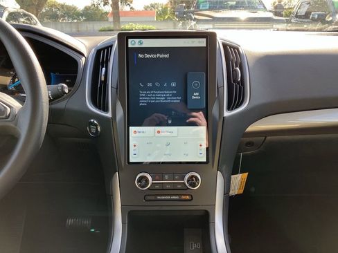 New 2024 Ford Edge SE image 12