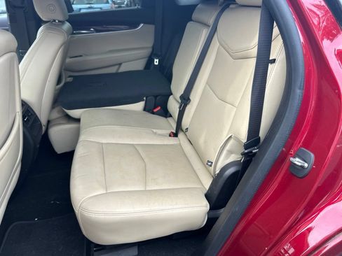 Used 2019 Cadillac XT5 Luxury AWD/4WD image 18