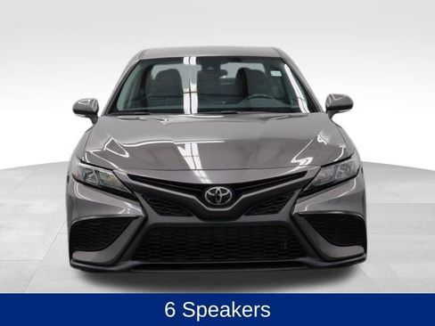 Used 2024 Toyota Camry SE image 3