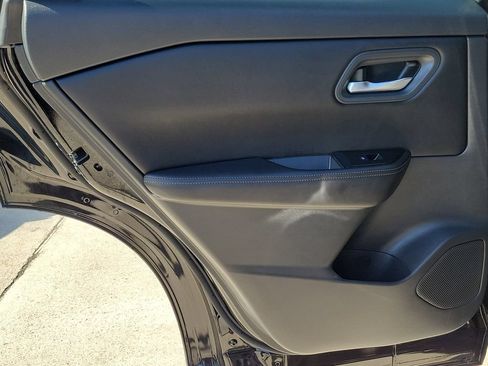 Certified 2025 Nissan Rogue SV FWD image 20