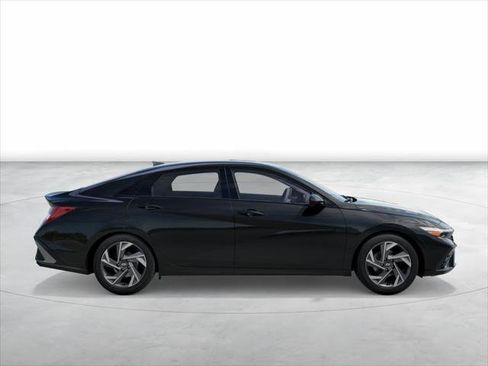 New 2026 Hyundai Elantra SEL Sport Premium FWD image 7
