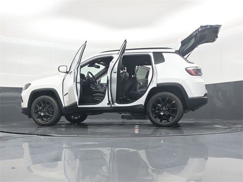 New 2026 Jeep Compass Latitude image 53