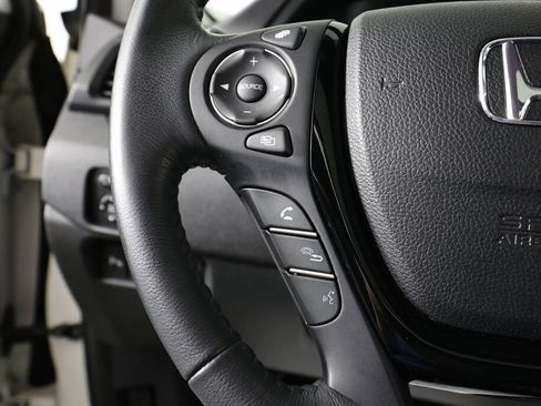 Used 2017 Honda Pilot Touring image 33