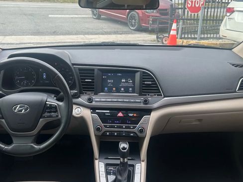Used 2017 Hyundai Elantra SE w/ SE A/T Tech Package 03 FWD image 14