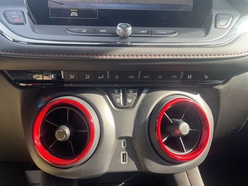 Used 2025 Chevrolet Blazer RS image 25