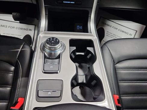 Used 2024 Ford Edge SEL w/ Convenience Package image 17