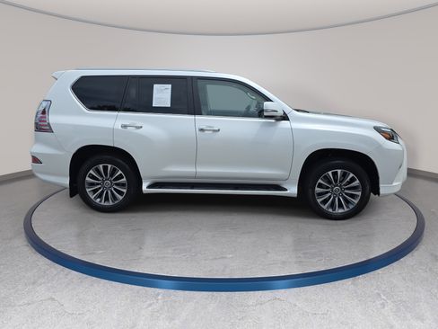 Used 2022 Lexus GX 460 Luxury w/ Accessory Package AWD/4WD image 4