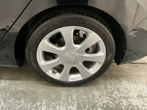 Used 2013 Hyundai Elantra Limited w/ Technology Pkg image 10