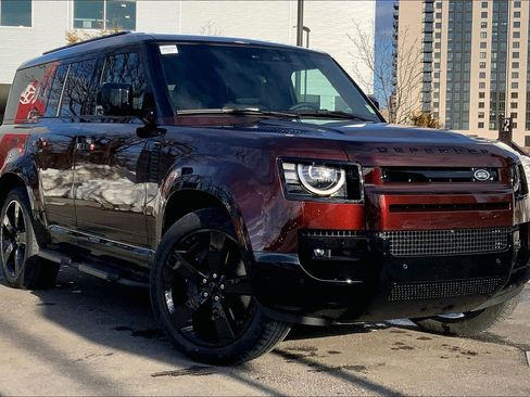 New 2026 Land Rover Defender 130 X-Dynamic SE image 2