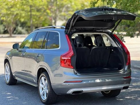 Used 2018 Volvo XC90 T6 Momentum w/ Momentum Plus Package AWD/4WD image 43