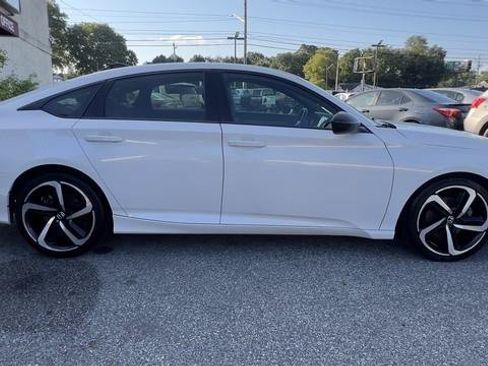 Used 2018 Honda Accord Sport image 8