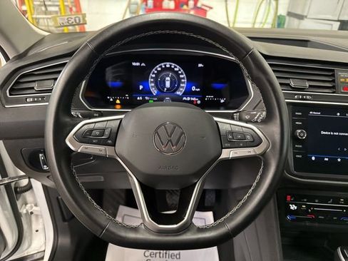 Used 2024 Volkswagen Tiguan SE image 12