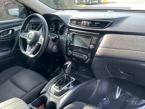 Used 2020 Nissan Rogue SV image 20