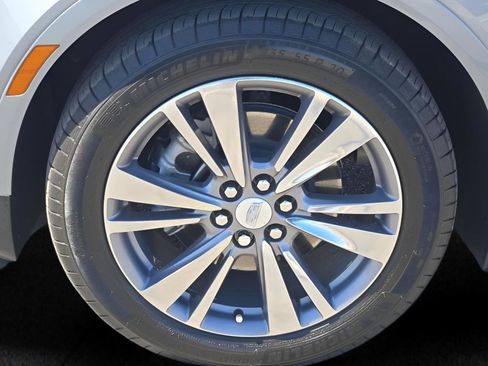 Used 2025 Cadillac XT5 Premium Luxury w/ Technology Package image 8